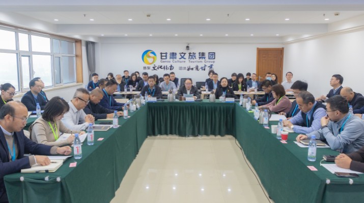 11月21日上午，甘肅文旅集團(tuán)召開(kāi)申請(qǐng)?jiān)圏c(diǎn)子公司現(xiàn)場(chǎng)評(píng)審會(huì)。集團(tuán)公司黨委書(shū)記、董事長(zhǎng)石培文出席并講話(huà)。申請(qǐng)?jiān)圏c(diǎn)并初選入圍的甘肅文旅集團(tuán)渭源投資有限公司、甘肅新驛站文化旅游有限公司、蘭州云頂文化旅游有限